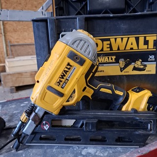 Accu tacker DeWalt, DCN692