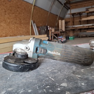 2x Haakse slijper Makita, diverse modellen