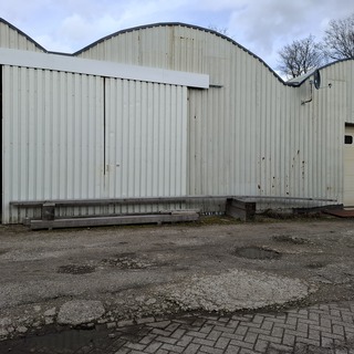 2x Hardhouten balk met 3x reststuk