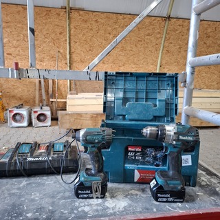 Accu boormachine met slagschroevendraaier Makita, bouwjaar o.a. 2021