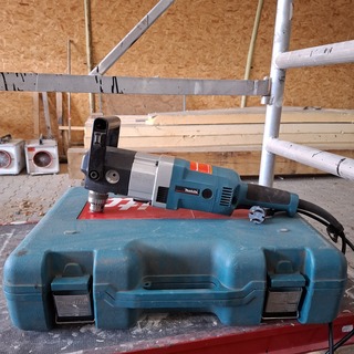 Haakse boormachine Makita, DA4031, bouwjaar 2020