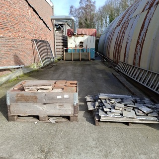 Diverse boerenplavuizen met diverse natuursteen schouw onderdelen