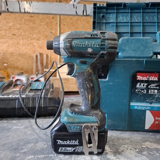 Accu boormachine met slagschroevendraaier Makita, bouwjaar o.a. 2021