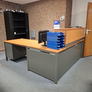 Hoekbureau met bureaustoel en 1x ladeblok