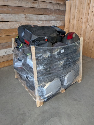 Assortiment motorkoffers en tassen, O.a. Triumph, Ducati, Honda