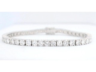 Witgouden tennisarmband met 7.50 carat briljant geslepen diamanten