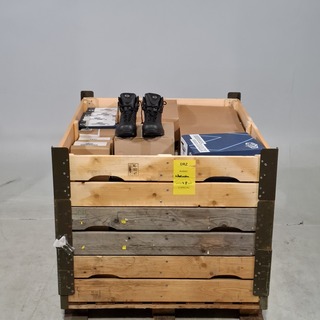 Ca. 48x Paar diverse schoenen, O.a. Haix En Neskrid