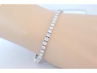 Witgouden tennisarmband met 7.50 carat briljant geslepen diamanten