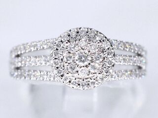 Witgouden entourage ring met diamanten