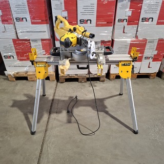 Afkortzaag op onderstel , DeWalt, DWS774 en DE7033