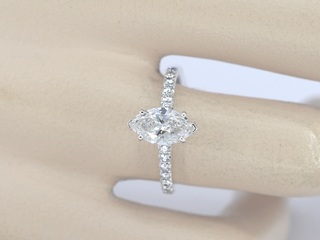 Witgouden solitaire ring met een marquise diamant van 1.00 carat met h