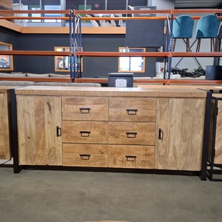 Dressoir Carmen, Mangohout, 2024