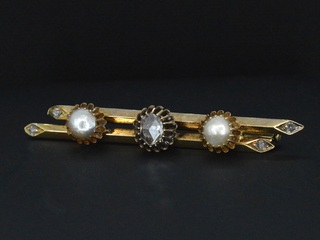 Gouden broche met diamant en parels