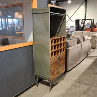 Wijnkast, Dime House