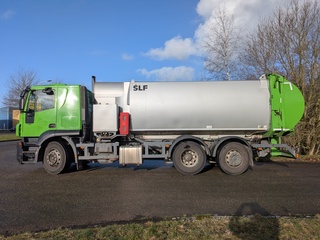 Vuilniswagen, IVECO, AT260SY/PS, 2013, met zijlader, HALLER SLF 22M³