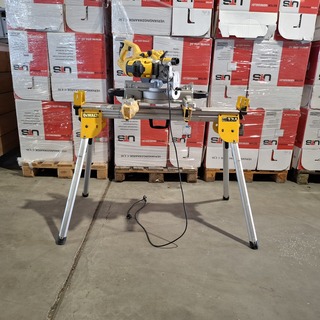 Afkortzaag op onderstel , DeWalt, DWS774 en DE7033