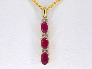 Gouden hanger met diamanten en robijn, excl. ketting