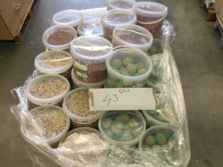 Ca. 43x Emmers met vogelvoer verschillende soorten, ED