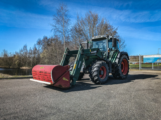 Land- of bosbouwtrekker, Fendt, 310 Vario, 2014, met voorlader en bulk