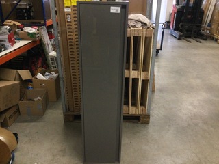 Badkamerkast met plankjes