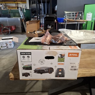 3x Oplaadstation t.b.v robotmaaier , Sthil