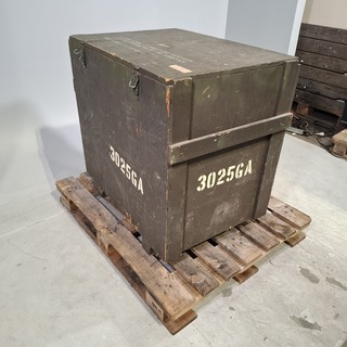 Transportkist met bevestigingsplaten