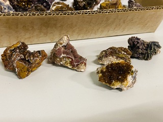 Ca. 59x Bariet / calciet met kristallen