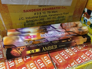 Ca. 750x Pakjes diverse soorten wierrook