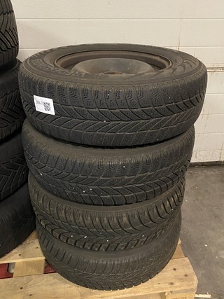 Set winterbanden175/70 r13