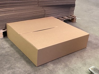 Ca. 350x Grote verzenddozen 80x40x20cm, bruin