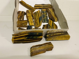 Ca. 16x Tijgeroog/valkenoog gepolijste plakken