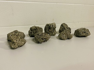 8x Pyriet ruwe brokken