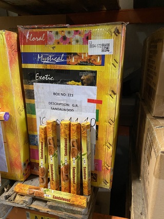 Ca. 300x Pakjes wierrook