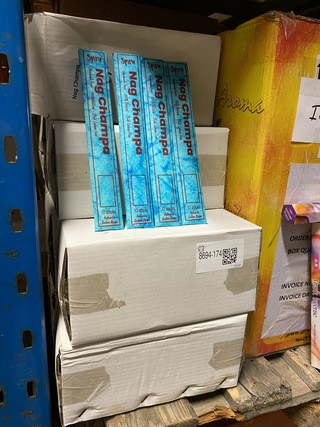 Ca. 400x Pakjes wierrook