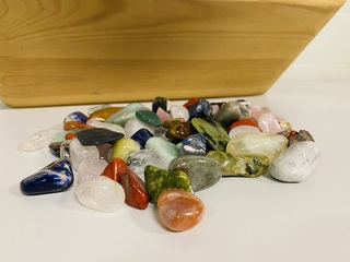 Ca. 10 Kilogram trommelstenen luxe mix