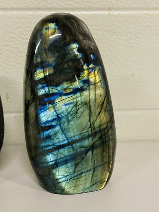 2x Labradoriet gepolijste vrije vormen