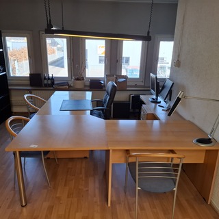 Hoekbureau met bureaustoel