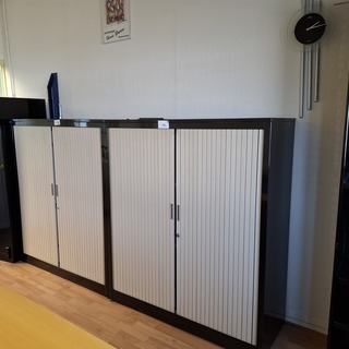 2x Lameldeurkast met stellingkast