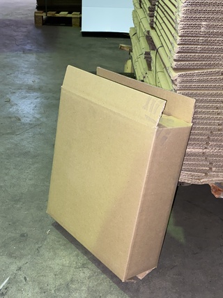 420 Verzenddozen 265x85x290mm dubbelgolf Bruin