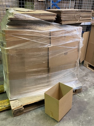 Pallet ca. 400 dozen afmeting 32x23x34cm, bruin