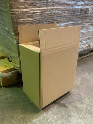 Ca. 200x Verzenddozen 265x85x290mm dubbelgolf, bruin