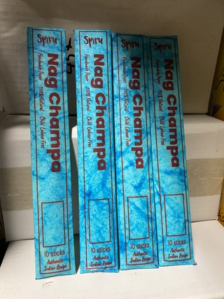 Ca. 400x Pakjes wierrook