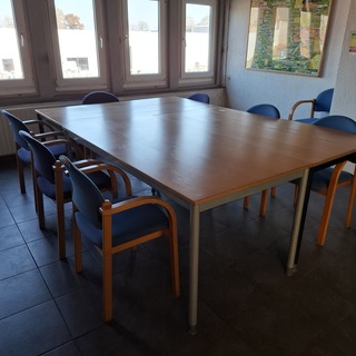 3x Kantinetafel met 8x stoel