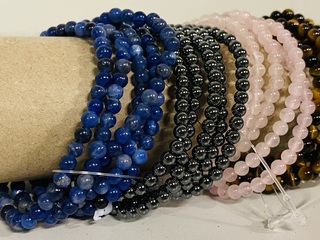 Ca. 30x Kogelarmband 4mm dames divers