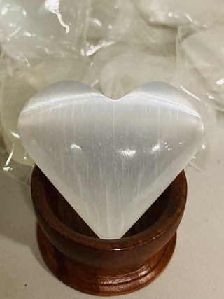 Ca. 50x Seleniet hartjes wit