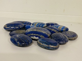 Ca. 13x Lapis lazuli gepolijste stukken
