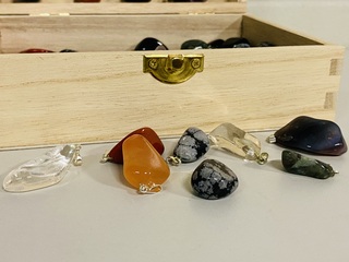 Ca. 100x Hangertjes gemengd