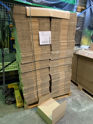 200 Verzenddozen 39x39x14cm dubbelgolf Bruin