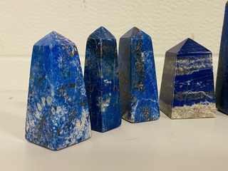 Ca. 14x Lapis Lazuli obelisken