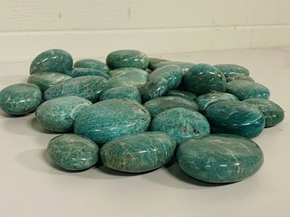 Ca. 30x Amazoniet handsteen